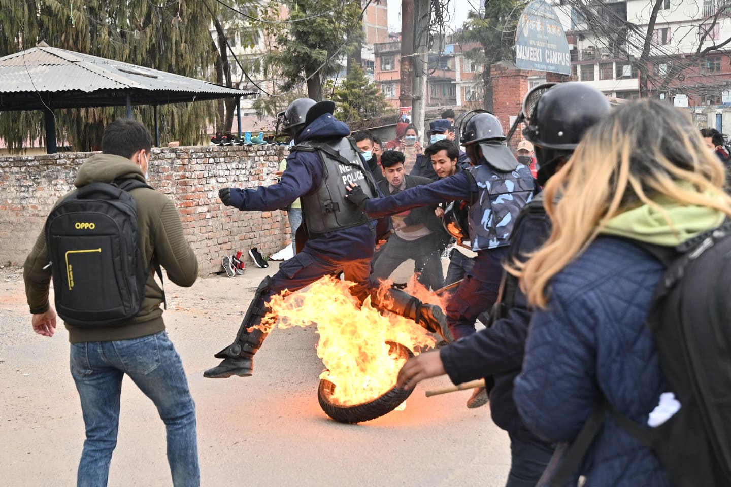 पेट्रोलियम पदार्थको मूल्य वृद्धिको विरोधमा विप्लव समूहले गर्‍यो प्रदर्शन (फोटो फिचर)